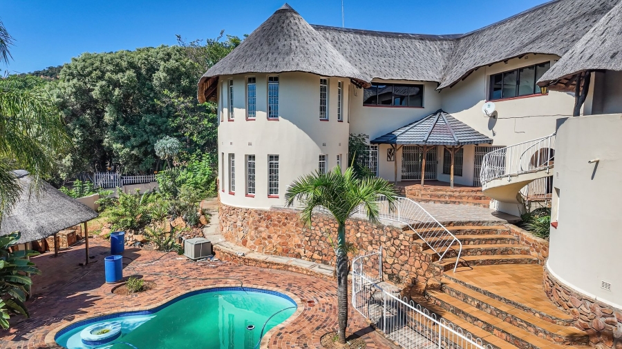 5 Bedroom Property for Sale in Protea Park North West